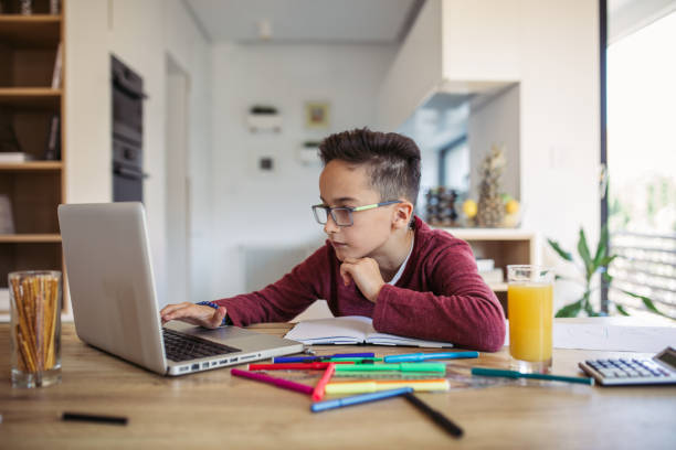 Lee más sobre el artículo ¡Informática Obligatoria en Primaria y Secundaria: Una Clave para el Futuro!