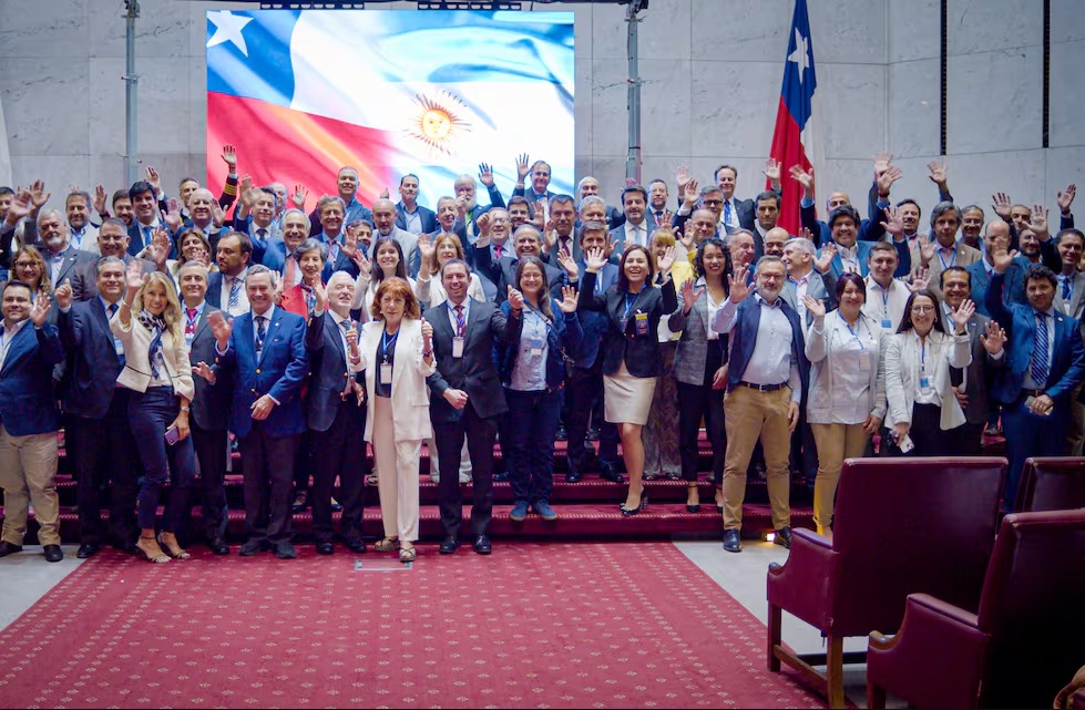 Lee más sobre el artículo Mendoza y Chile avanzan hacia una frontera digital integrada con X-Road